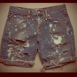 Womens distressed Levis shorts